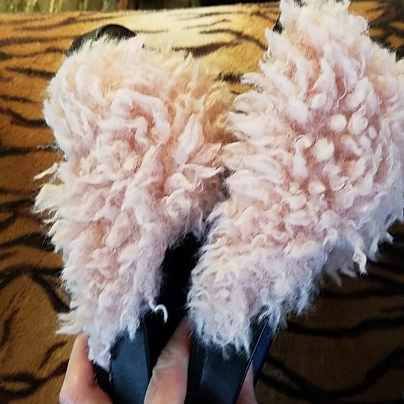 Host pick! Cleeearance ❤️💕❤️Super fluffy furry  Shearling slide - Picture 7 of 8